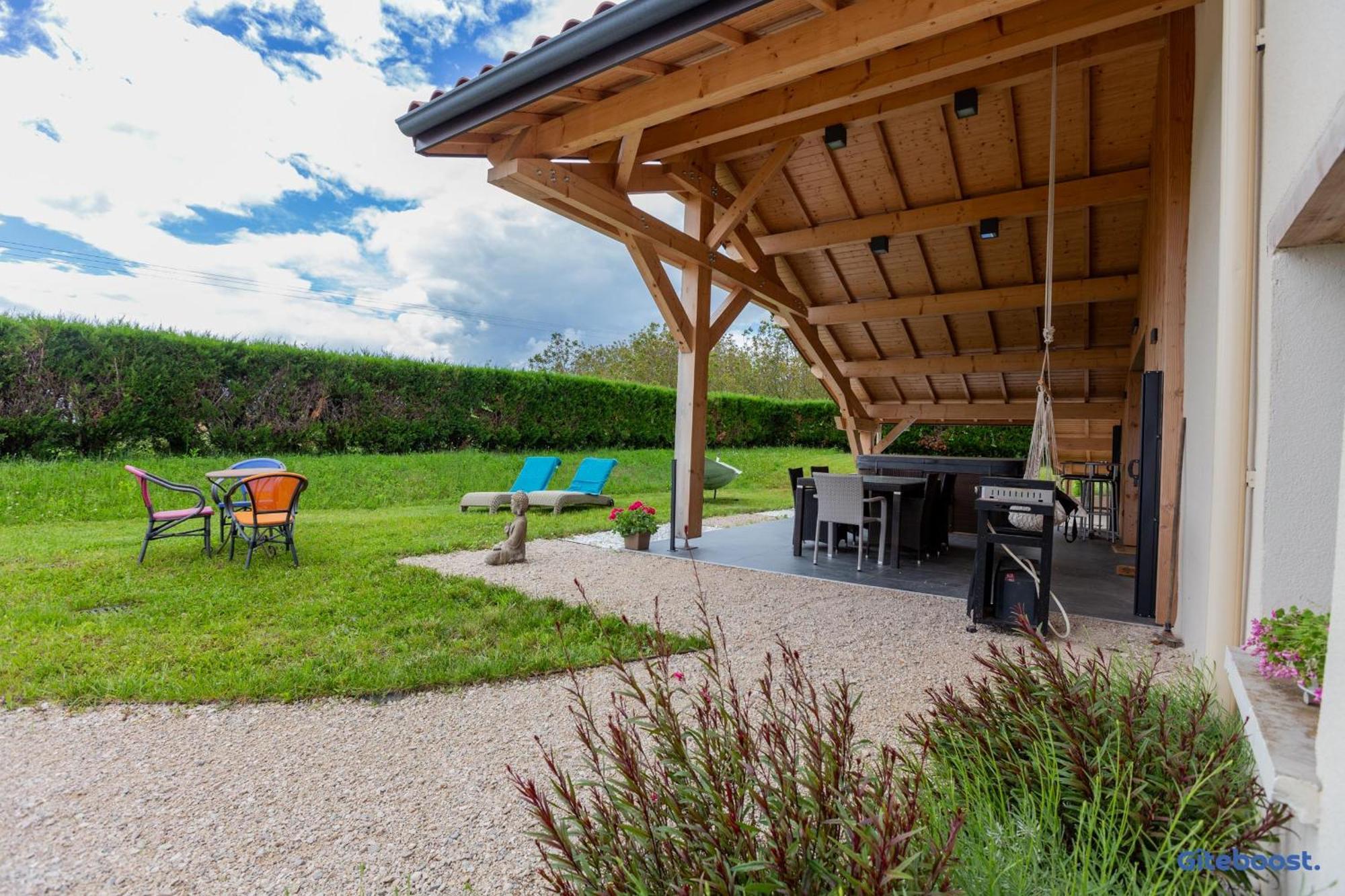 Le Val Des Sens Hotel Chatte Екстериор снимка